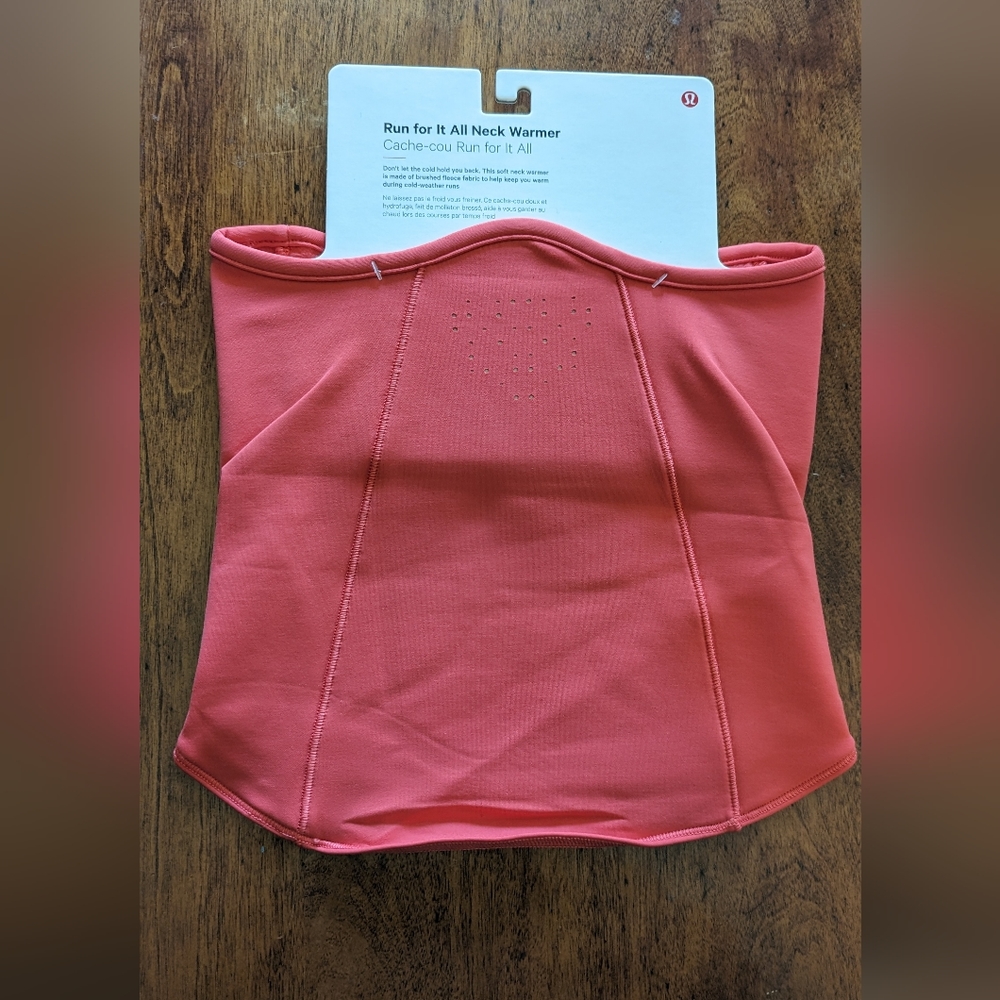 Lululemon women's Run for it All neck warmer in Pale Raspberry brand new
